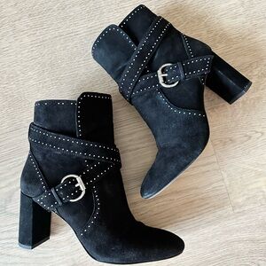 EUC Ann Taylor Presley block heel stud bootie 7.5